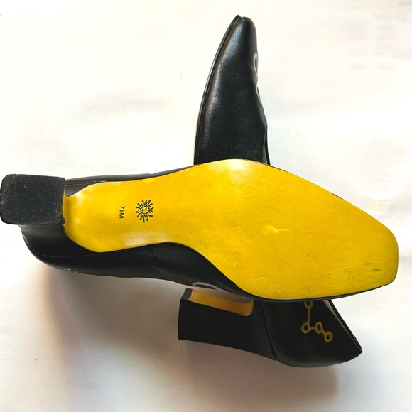 Upcycled Custom Painted Black Pumps Yellow Bottoms
Science & Lab Theme Heels 7.5 - Picture 2 of 10